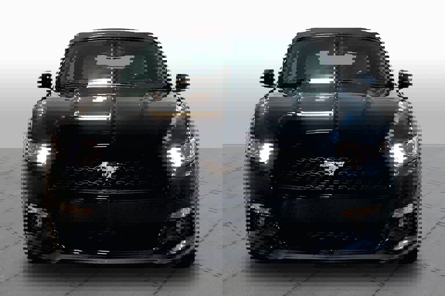 Used 2017 Ford Mustang Premium image 3