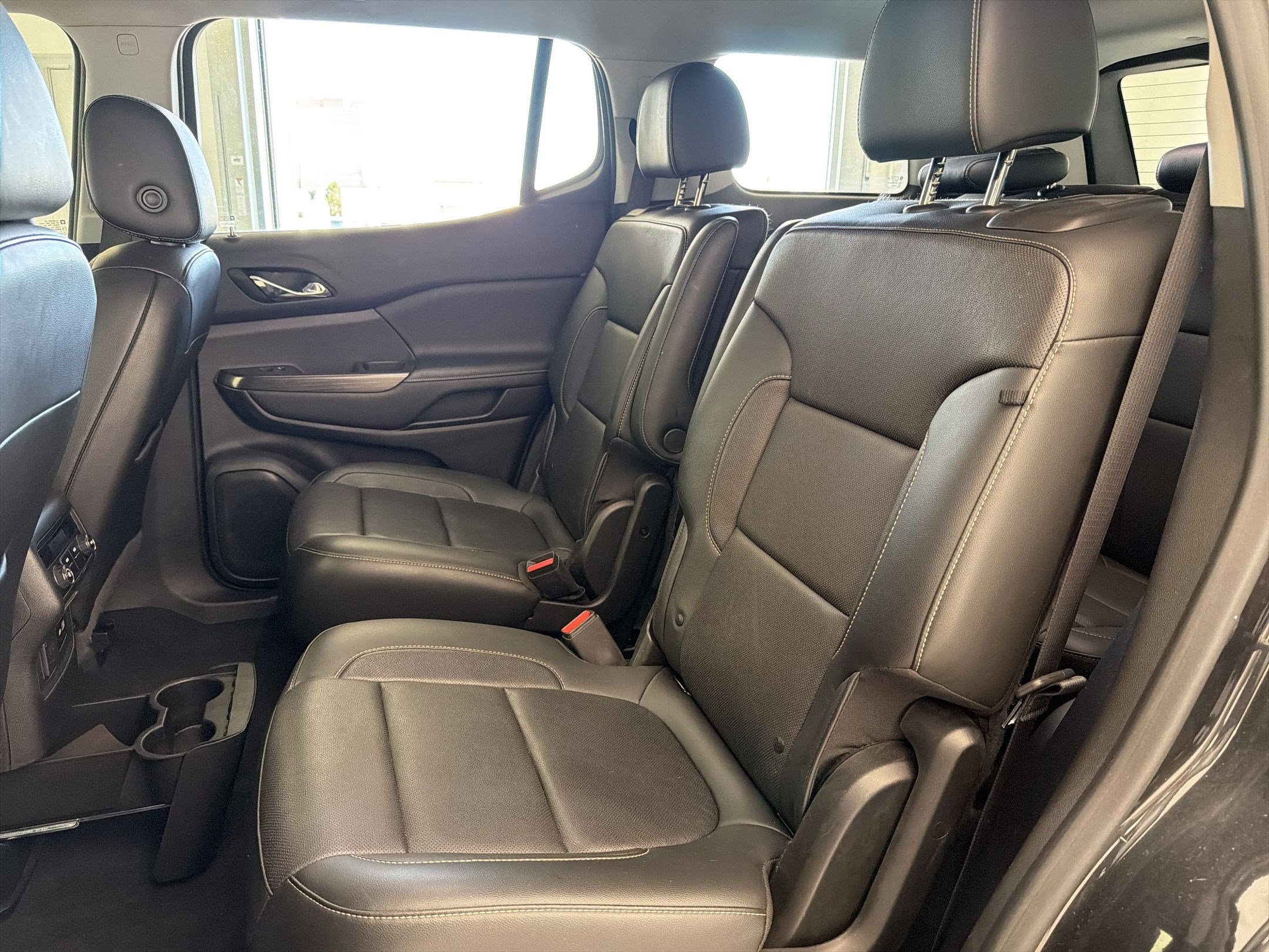 Used 2020 GMC Acadia SLT w/ Driver Alert Package II image 15