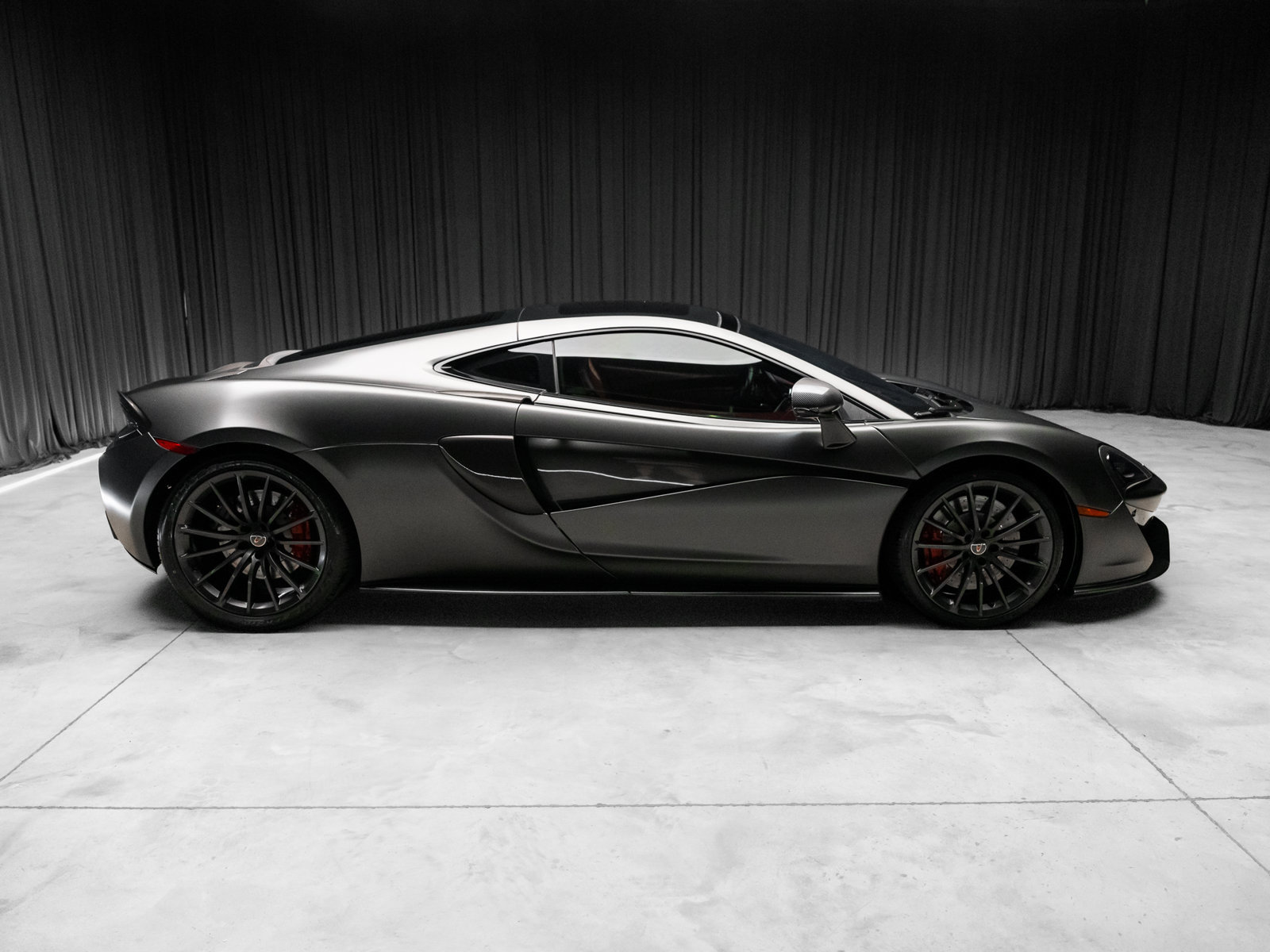 Used 2017 McLaren 570S RWD image 17