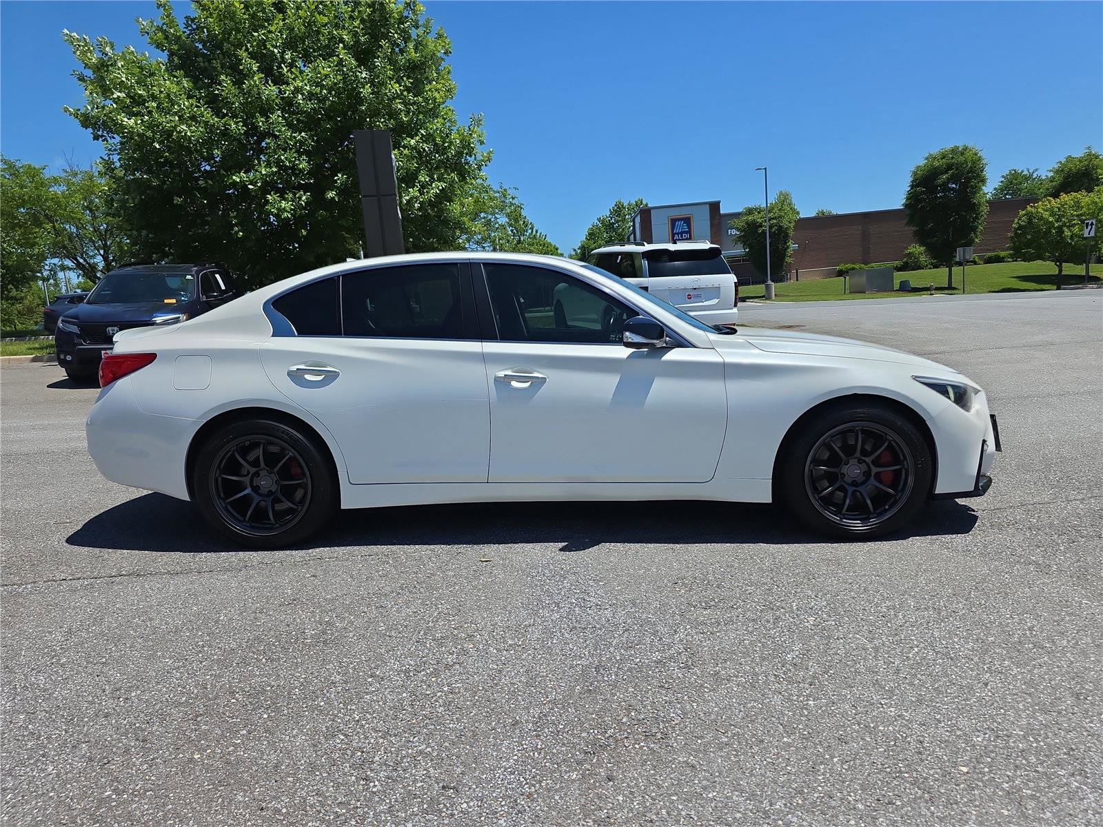 Used 2017 INFINITI Q50 Red Sport 400 AWD/4WD image 3