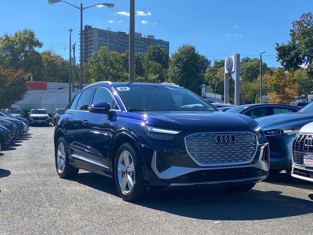 Used 2025 Audi Q4 e-tron Premium w/ Convenience Package