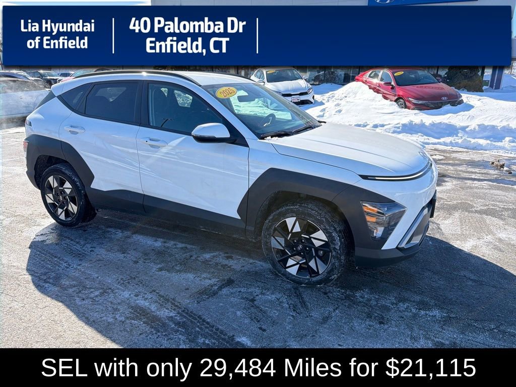 Used 2025 Hyundai Kona SEL image 1