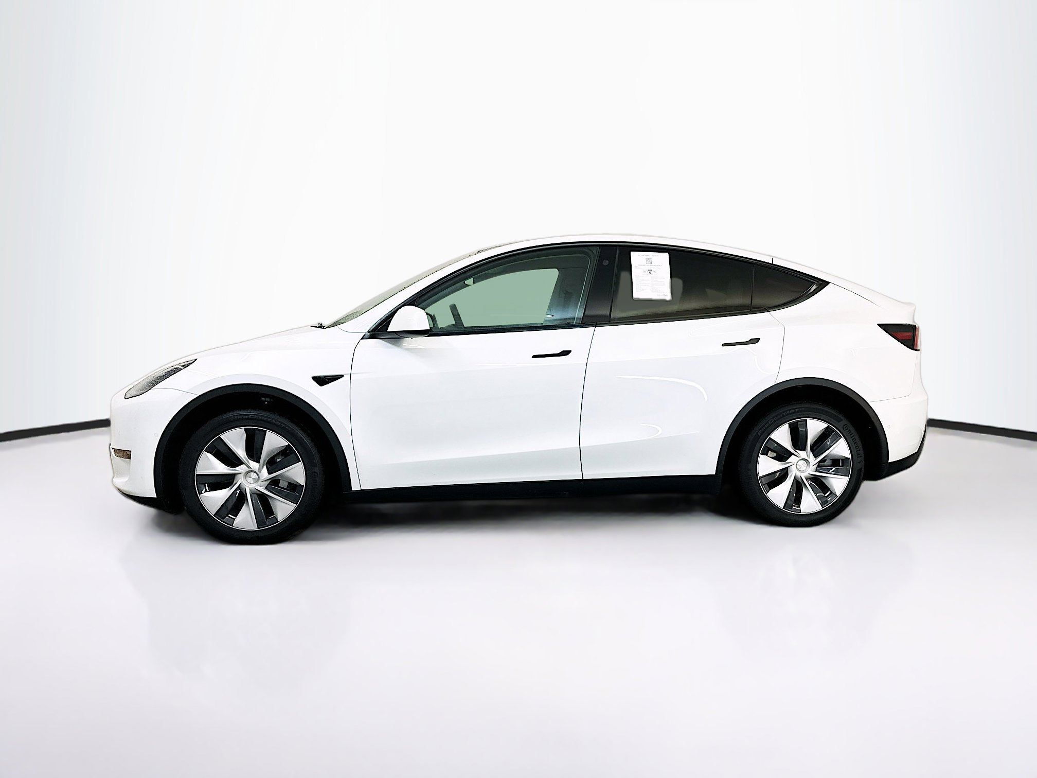 Used 2022 Tesla Model Y Long Range image 4