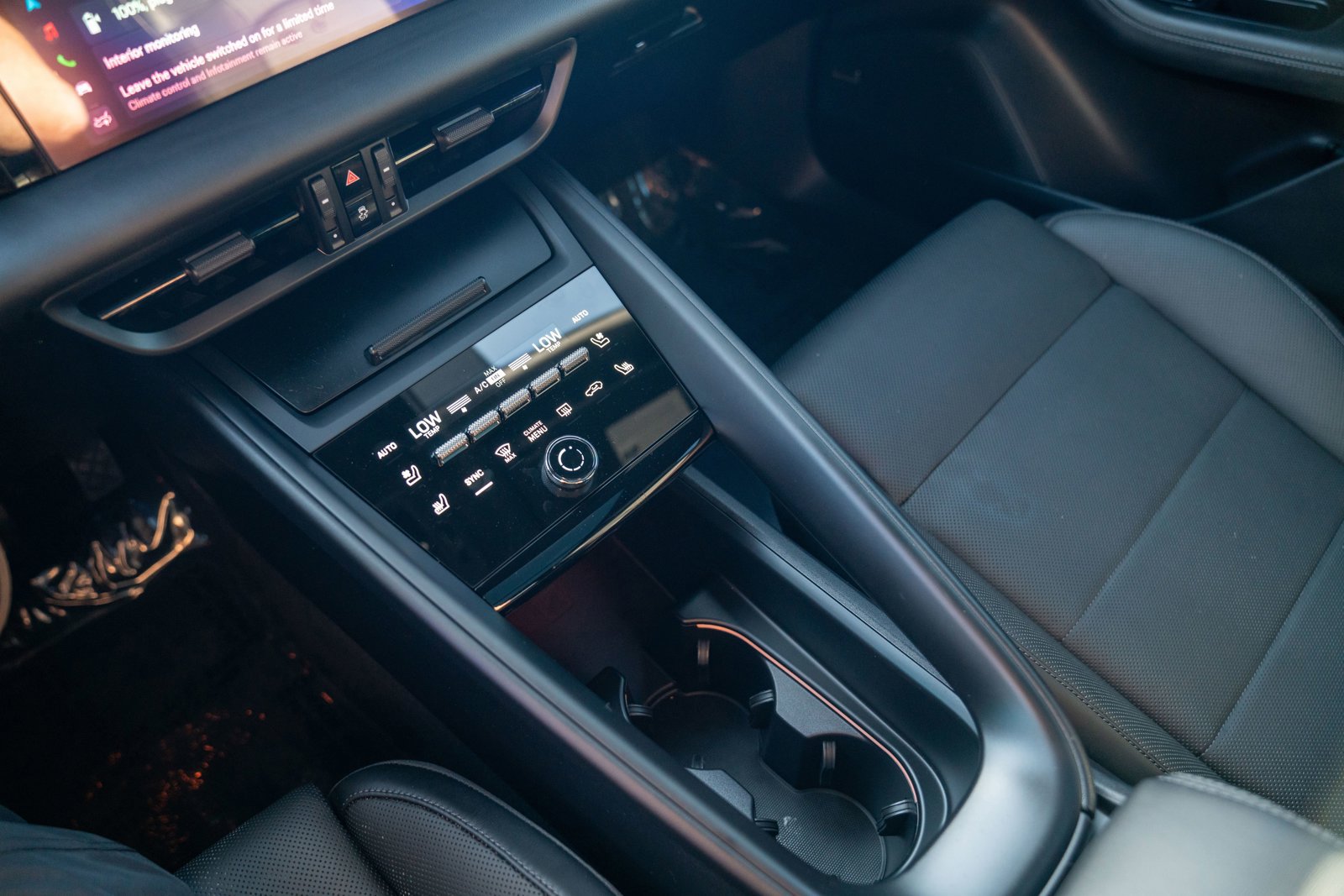 Certified 2025 Porsche Macan 4 Electric AWD/4WD image 21