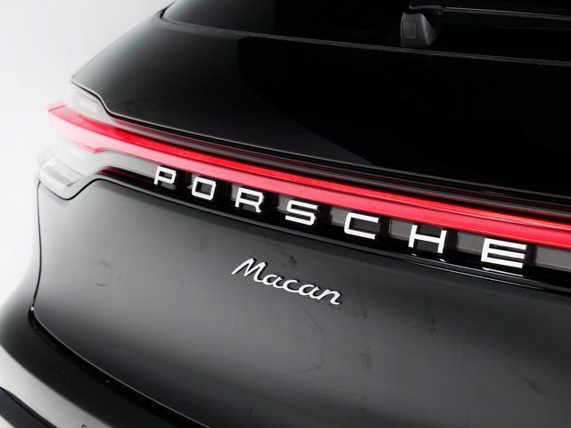 Certified 2025 Porsche Macan 2.0L I4 Turbo image 32