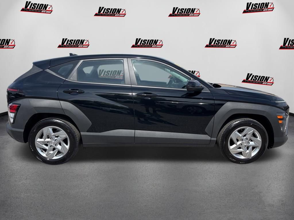 Used 2024 Hyundai Kona SE FWD image 4