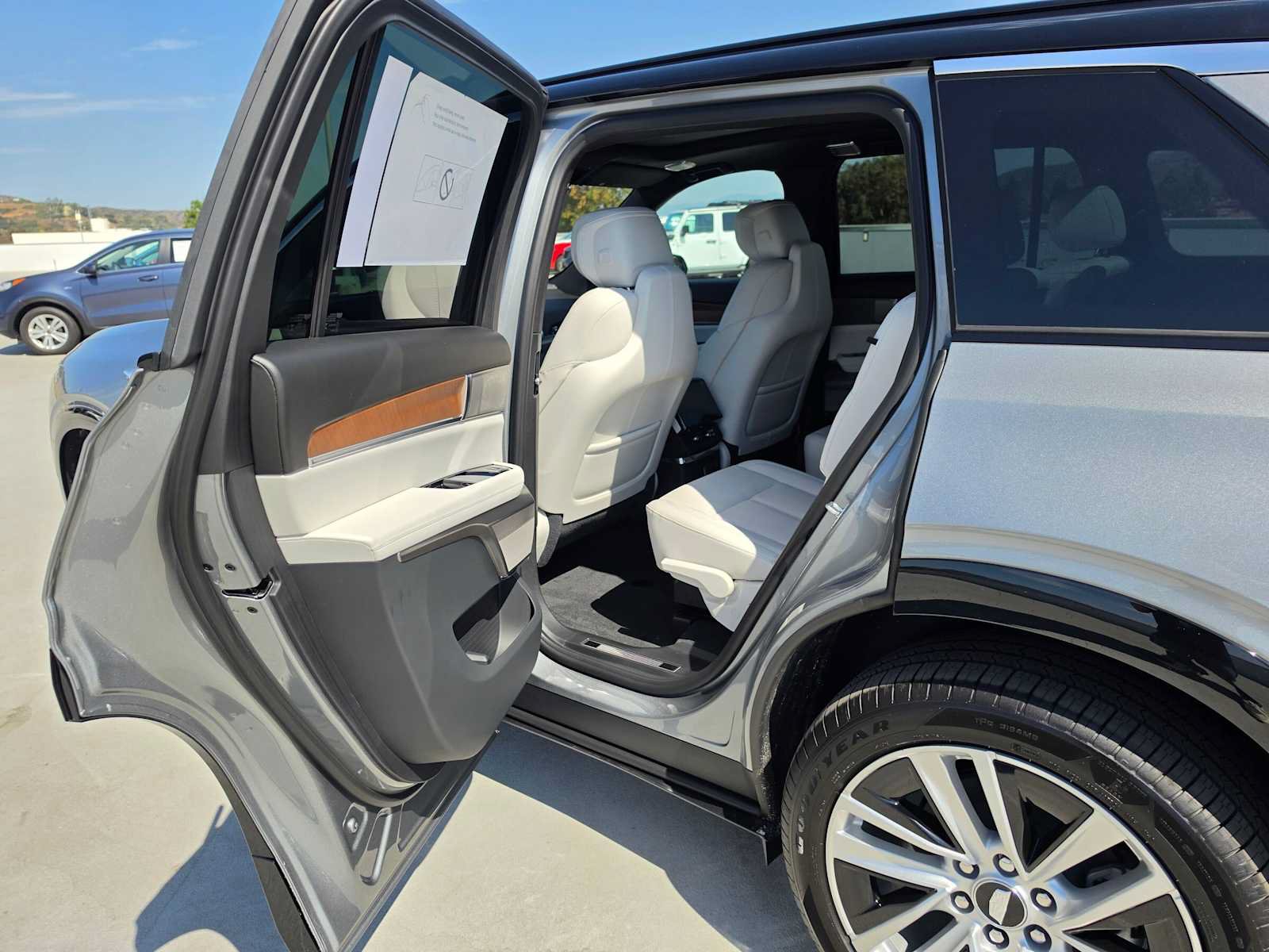 New 2027 Cadillac Vistiq Luxury w/ LPO, Premium Carpet Package AWD/4WD image 16