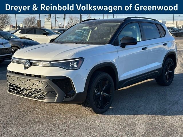 New 2026 Volkswagen Taos SE image 3