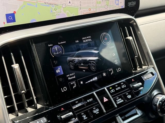 Used 2025 Lexus LX 600 4WD w/ Luxury Package image 26