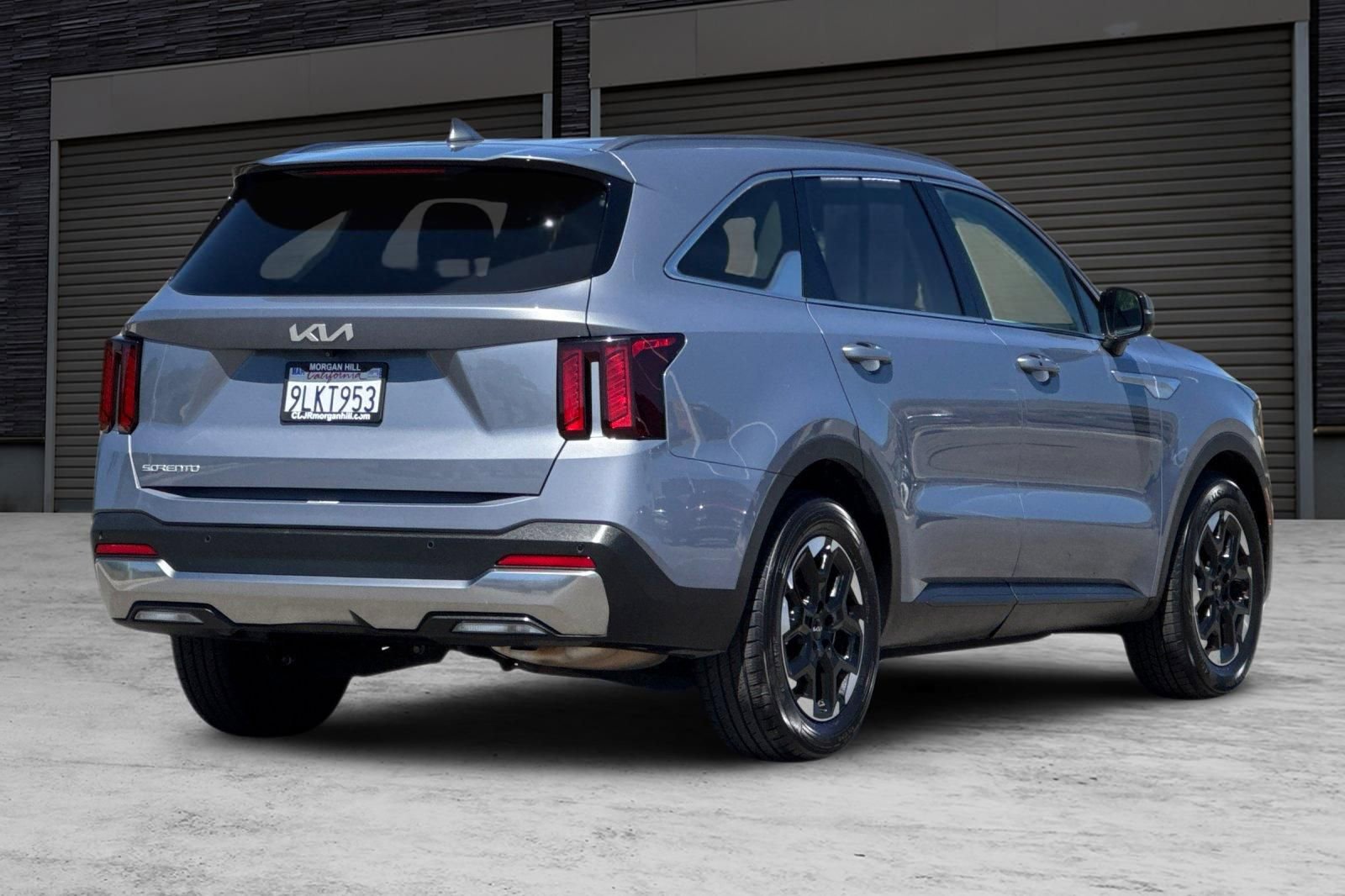 Used 2024 Kia Sorento S image 4