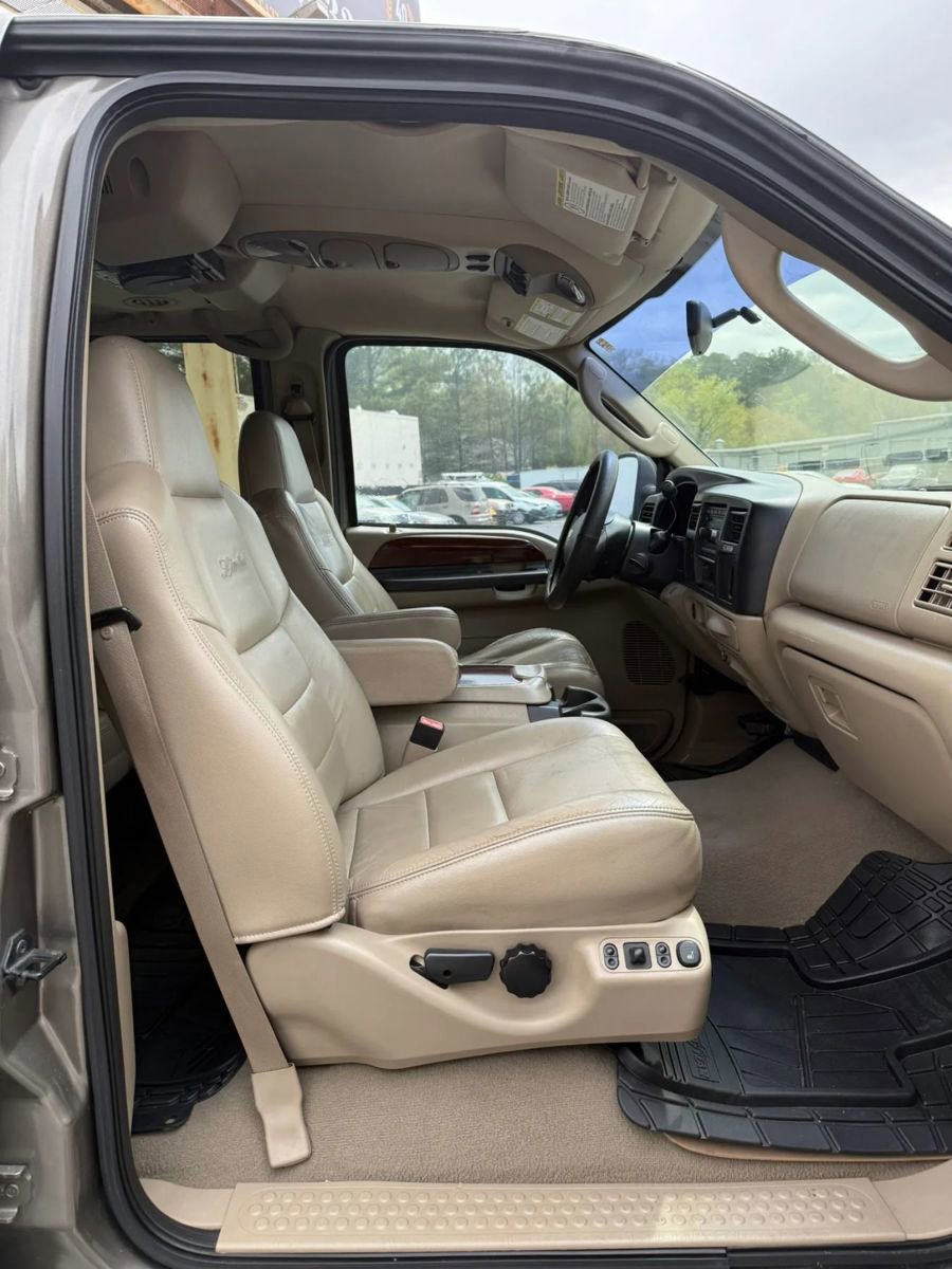 Used 2005 Ford Excursion Limited RWD image 9