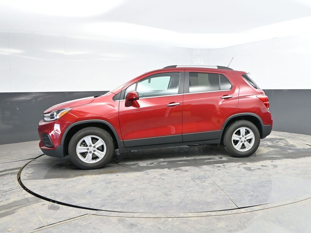 Used 2020 Chevrolet Trax LT w/ Sun & Sound Package image 6