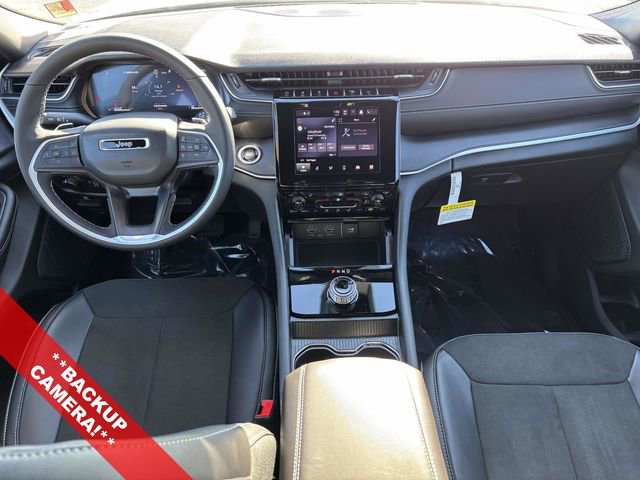 New 2025 Jeep Grand Cherokee Altitude image 2