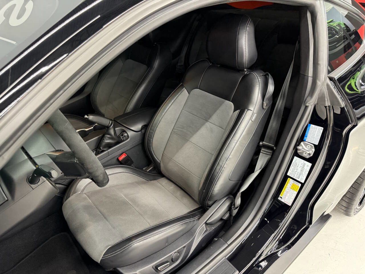 Used 2019 Ford Mustang Shelby GT350 w/ Technology Package image 23