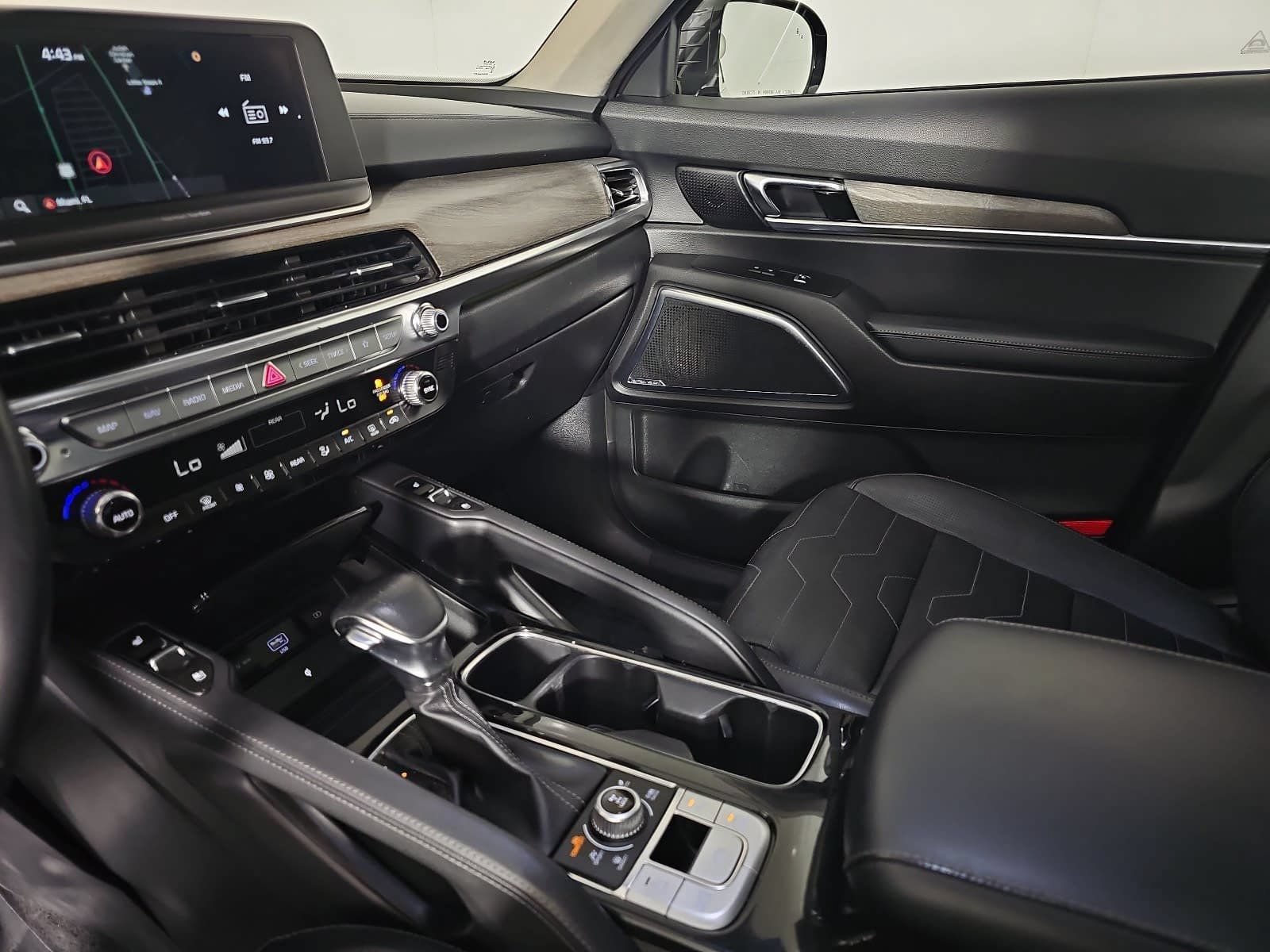 Used 2022 Kia Telluride SX w/ SX Prestige Package AWD/4WD image 25