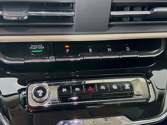 New 2026 Lincoln Corsair Premiere image 17