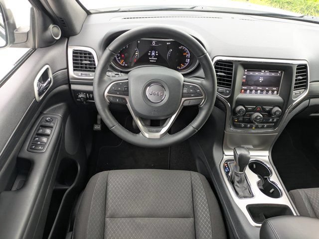 Used 2020 Jeep Grand Cherokee Laredo AWD/4WD image 15