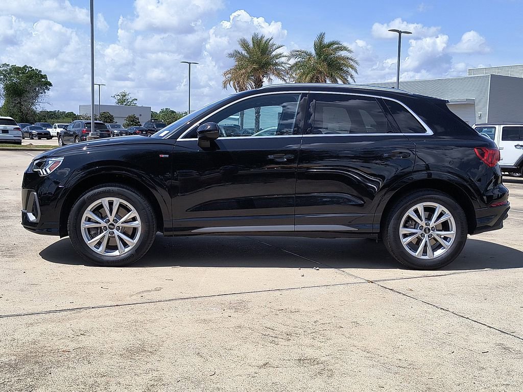 Used 2025 Audi Q3 2.0T Premium w/ Convenience Package image 3