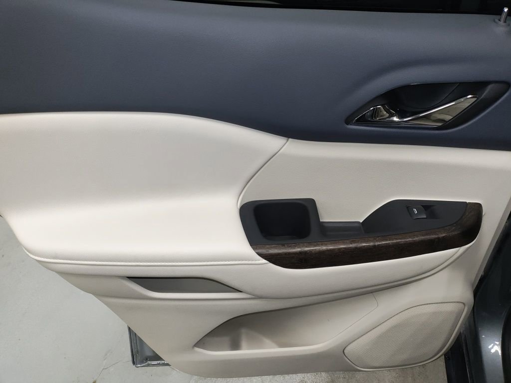 Used 2023 GMC Acadia Denali w/ Denali Ultimate Package image 29