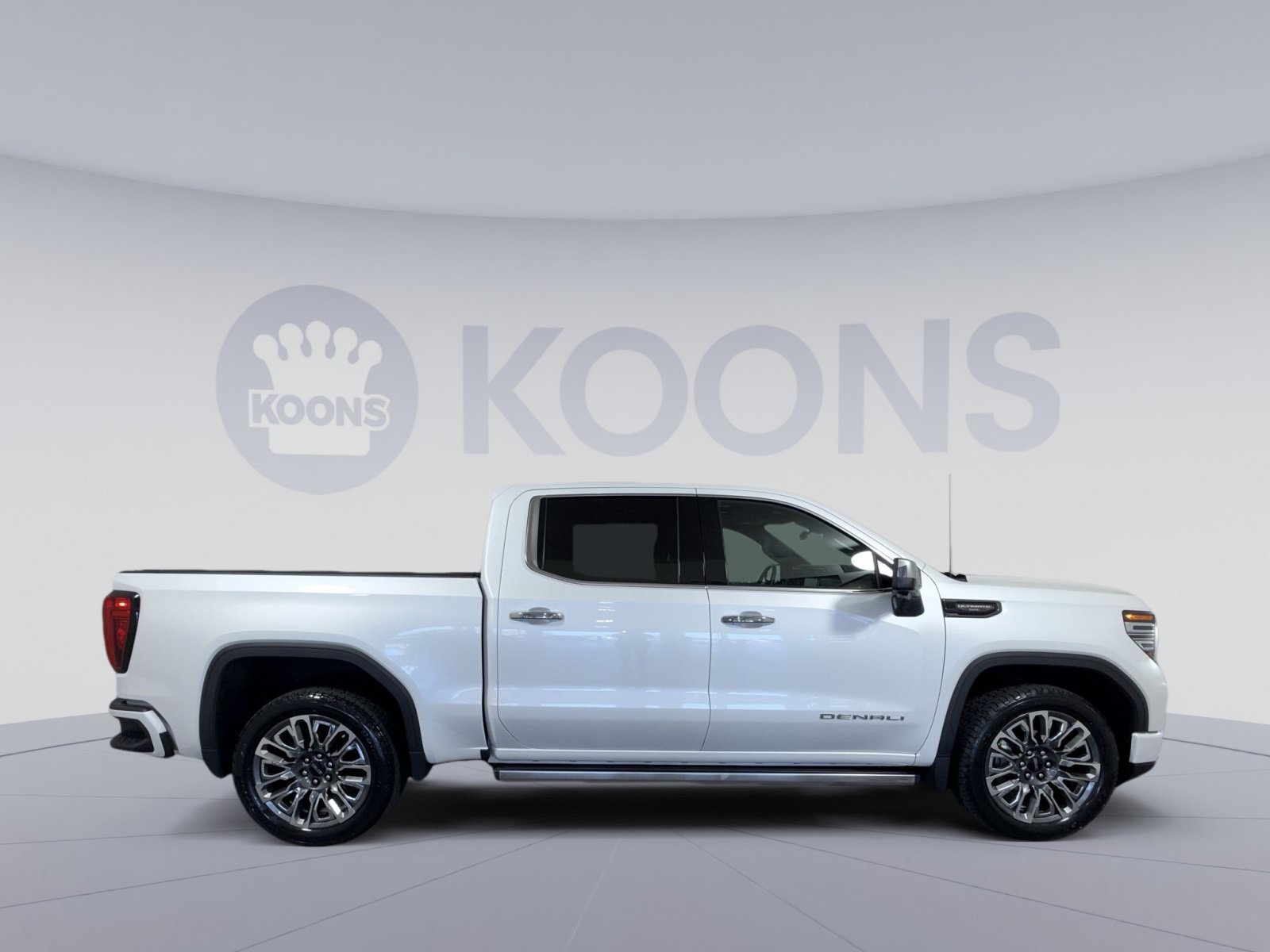 Used 2023 GMC Sierra 1500 Denali Ultimate AWD/4WD image 8
