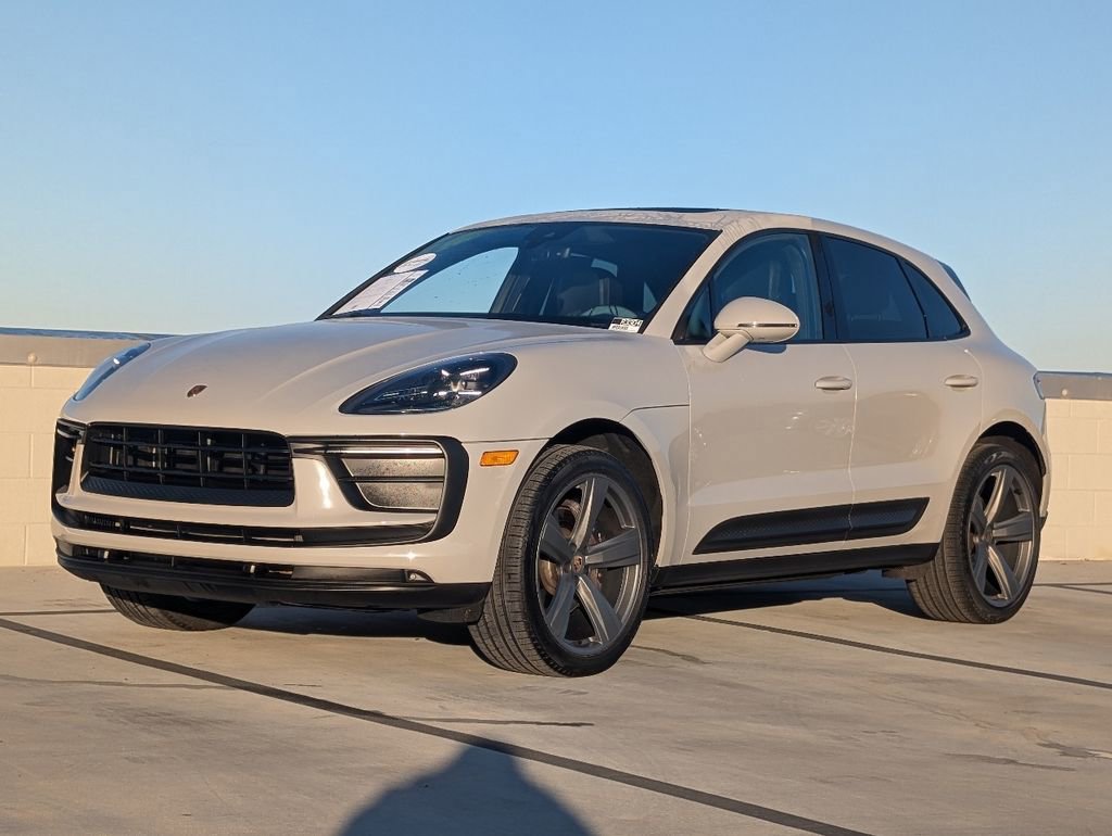 Certified 2022 Porsche Macan image 1
