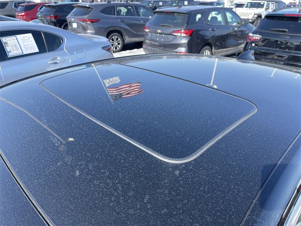 Used 2025 Cadillac CT4 Premium Luxury image 3