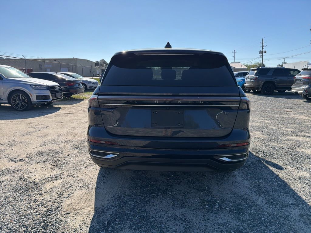 Used 2024 Lincoln Nautilus Premier image 4