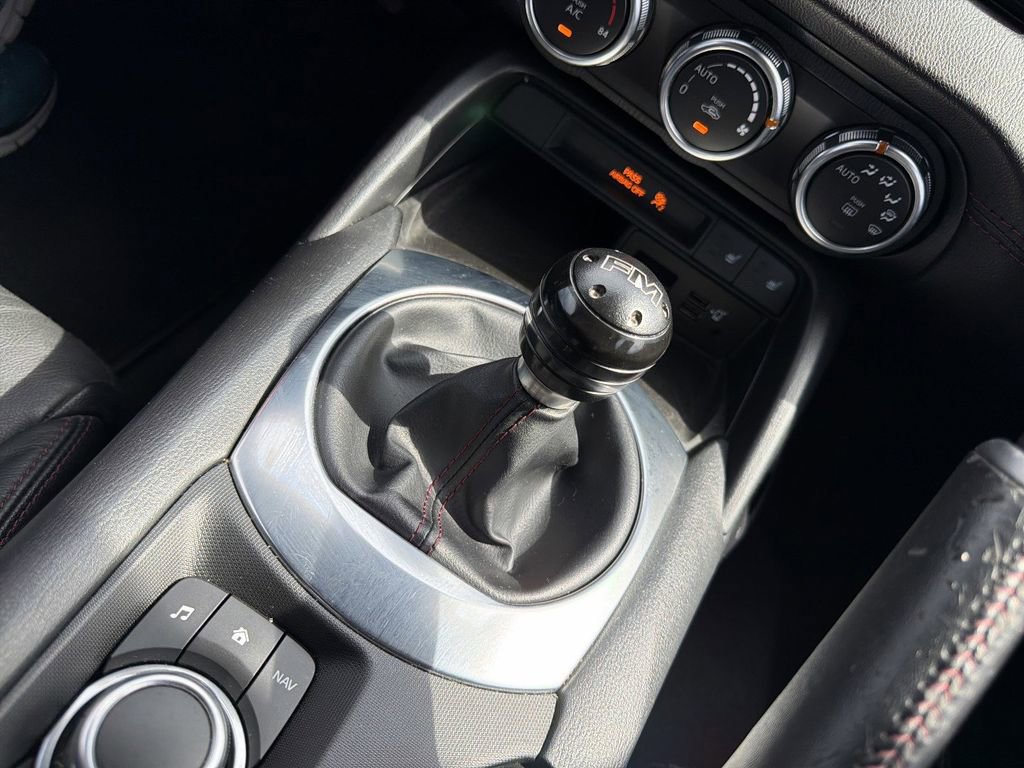Used 2019 MAZDA MX-5 Miata Grand Touring w/ GT-S Package RWD image 16