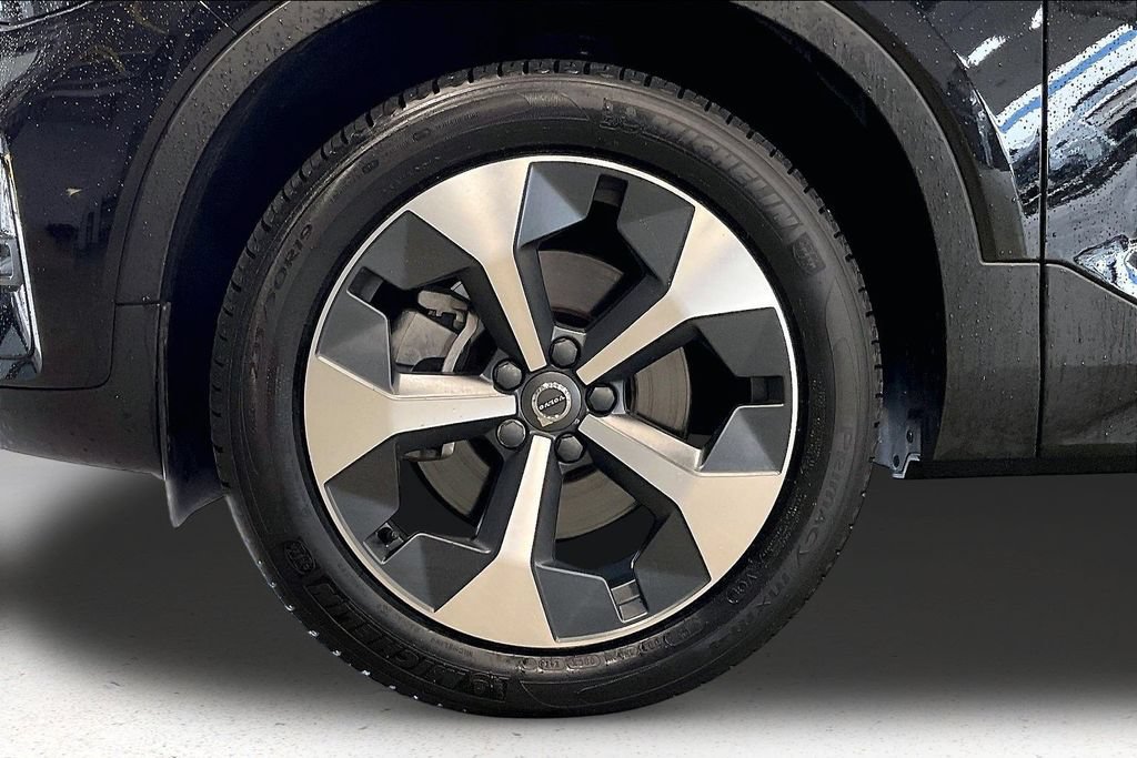 Certified 2024 Volvo XC40 B5 Core AWD/4WD image 35
