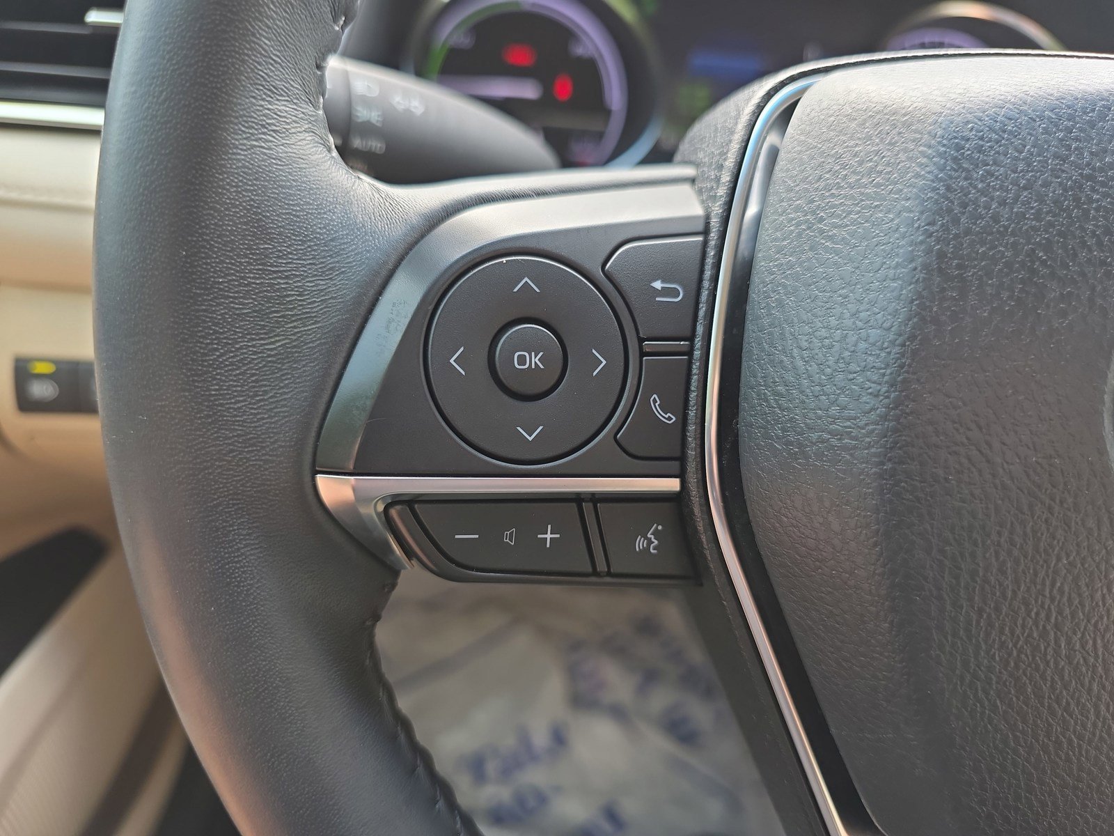 Used 2018 Toyota Camry XLE FWD image 19