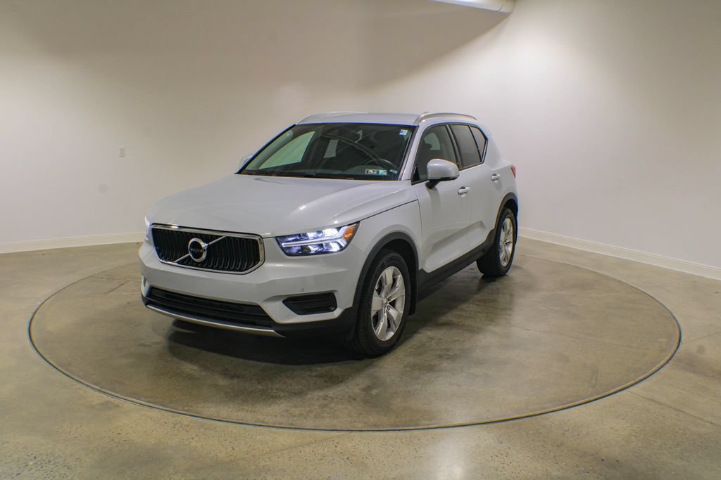Used 2020 Volvo XC40 T5 Momentum AWD/4WD image 1