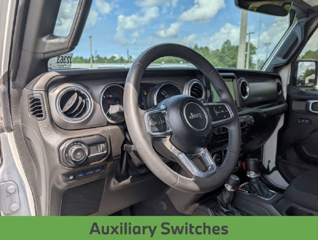 Used 2023 Jeep Wrangler Unlimited Rubicon 4xe AWD/4WD image 32