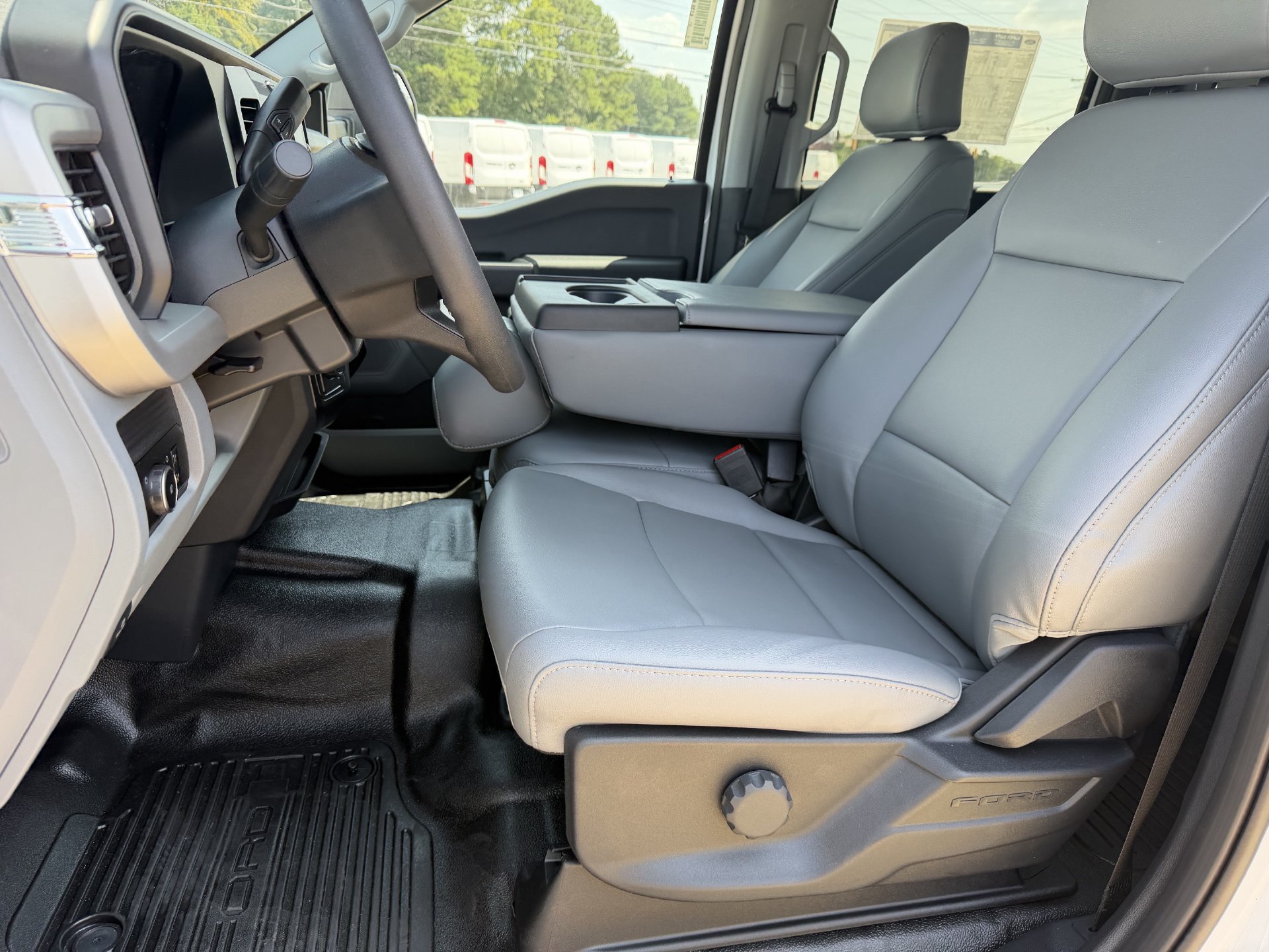 New 2026 Ford F350 XL w/ XL Chrome Package AWD/4WD image 18