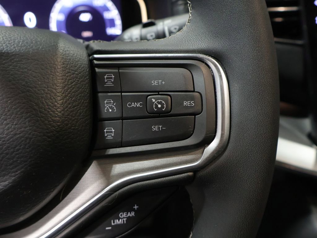 Used 2024 Jeep Wagoneer L Series II image 41