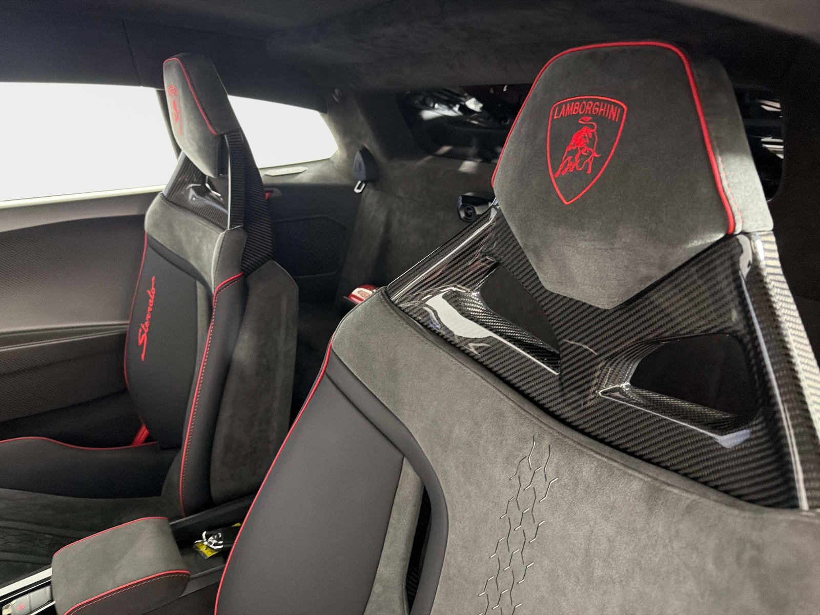 Used 2023 Lamborghini Huracan Sterrato image 33