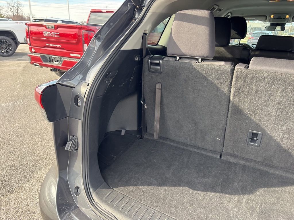 Used 2024 Toyota Highlander LE image 11