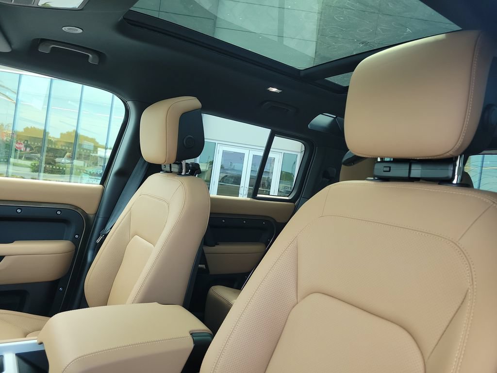 New 2026 Land Rover Defender 110 X-Dynamic SE AWD/4WD image 25