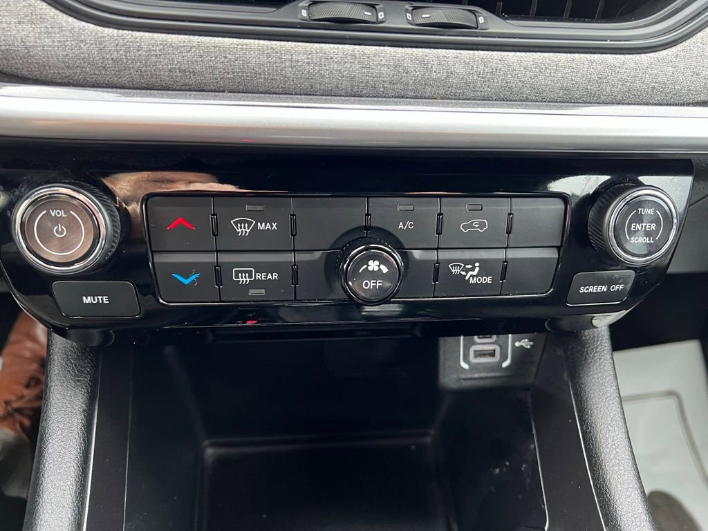 Used 2023 Jeep Compass Sport image 32