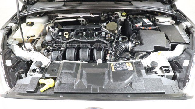 Used 2015 Ford Focus Titanium FWD image 21