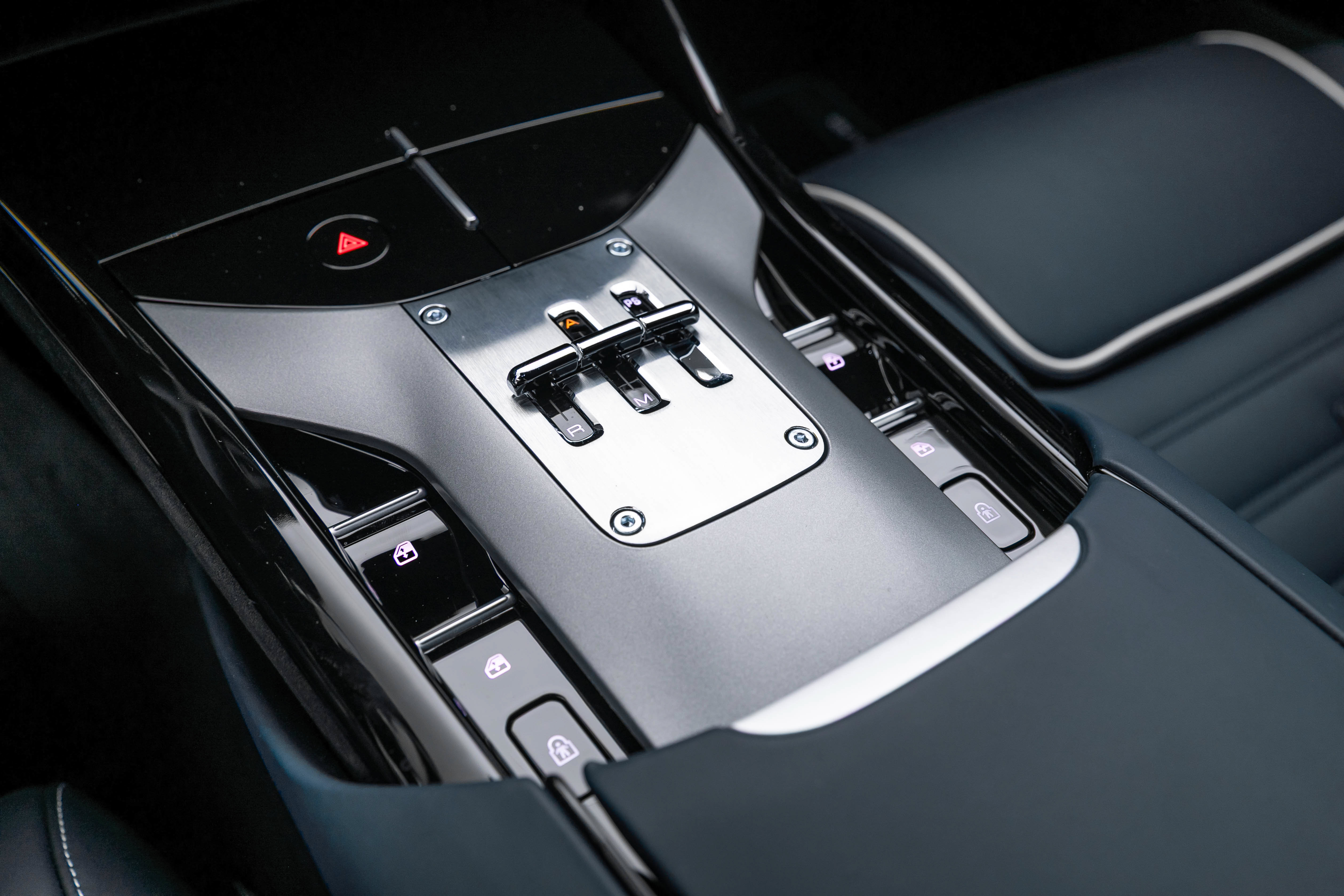 Certified 2024 Ferrari Purosangue AWD/4WD image 6