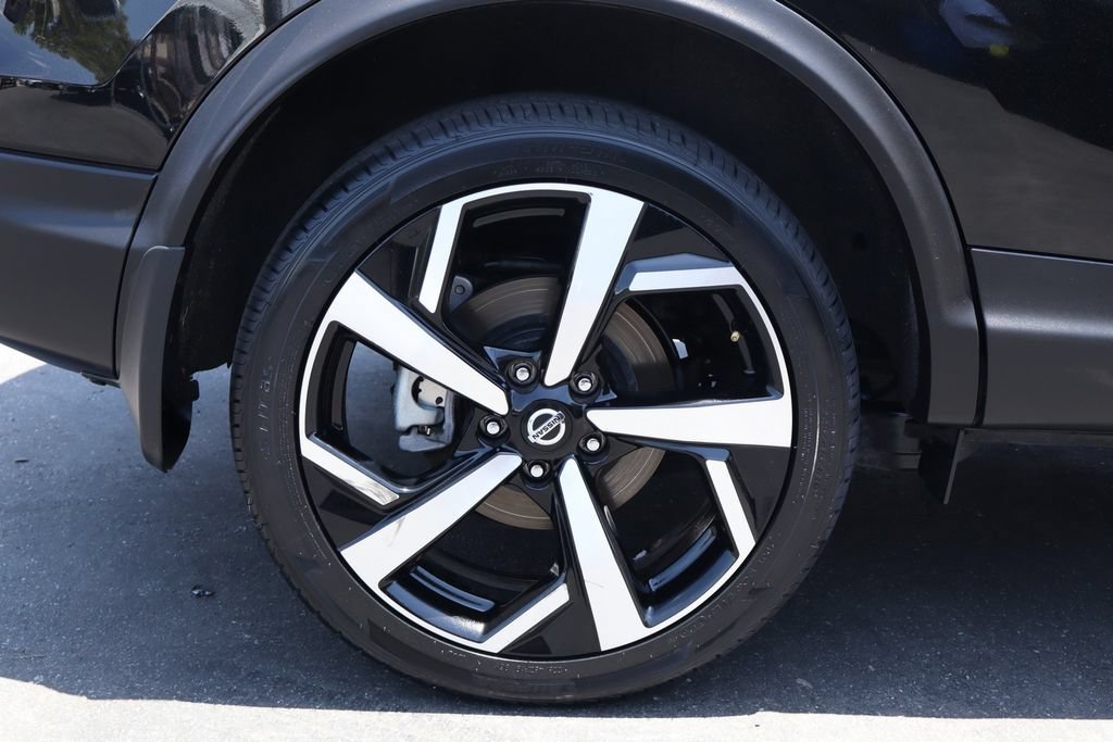 Used 2022 Nissan Rogue Sport SL w/ Premium Package AWD/4WD image 12