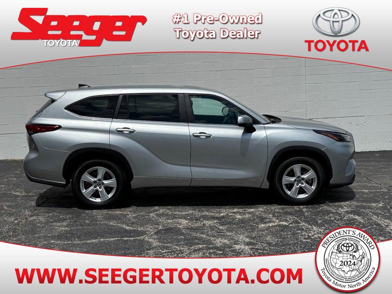 Used 2023 Toyota Highlander FWD