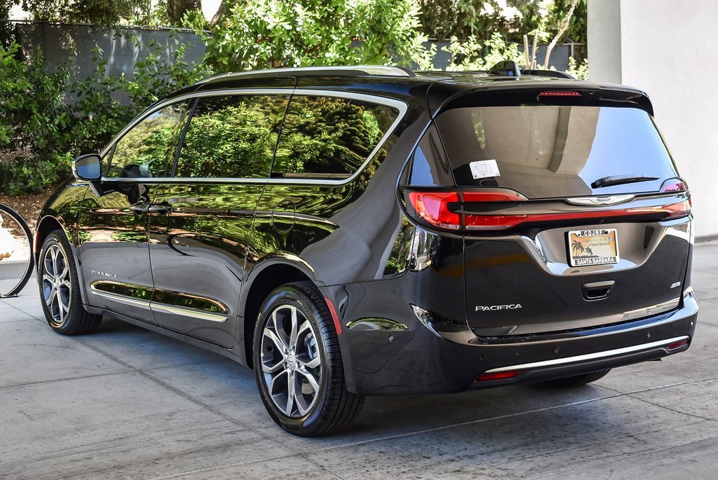 New 2025 Chrysler Pacifica Pinnacle image 4