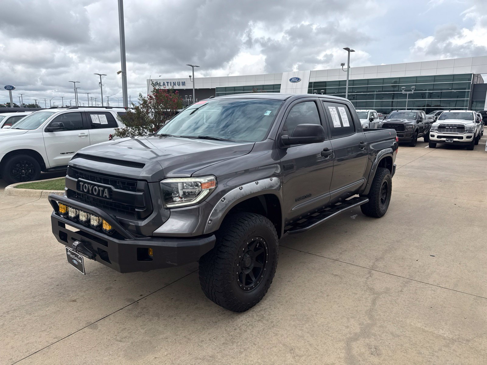 Used 2016 Toyota Tundra SR5 w/ SR5 Upgrade Package