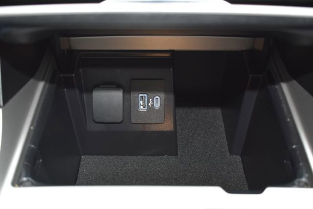 Used 2023 Ford Explorer XLT image 27