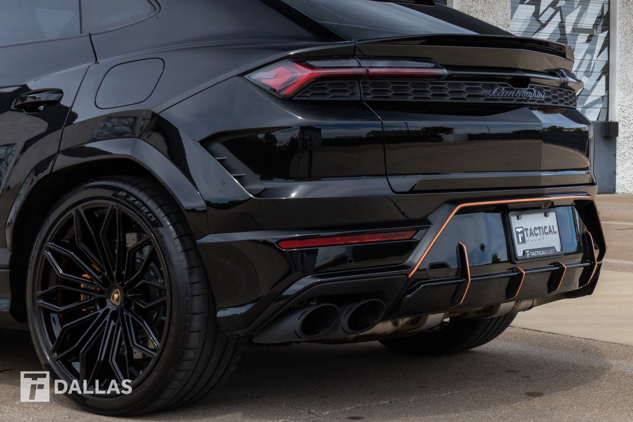 Used 2025 Lamborghini Urus SE image 12