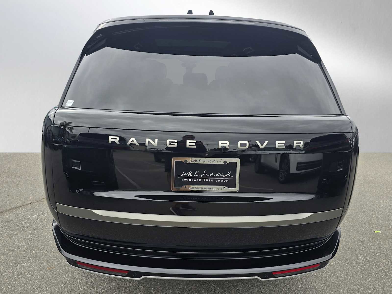 New 2025 Land Rover Range Rover Long Wheelbase SE image 6