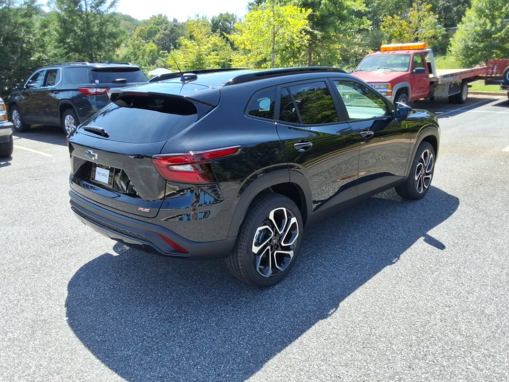 New 2026 Chevrolet Trax RS w/ Sunroof Package FWD image 5