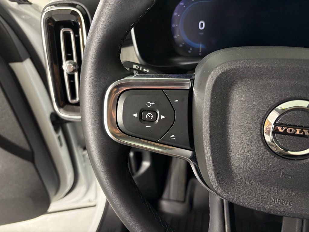Used 2023 Volvo XC40 B5 Ultimate w/ Protection Package Premier image 20
