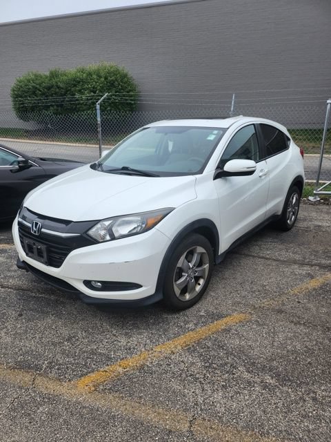 Used 2017 Honda HR-V EX image 2